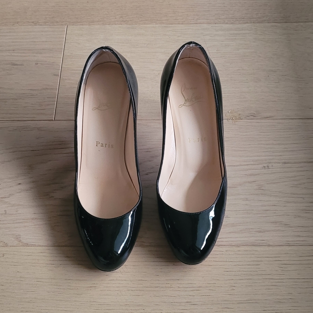 Black Christian Louboutin Classic Pumps